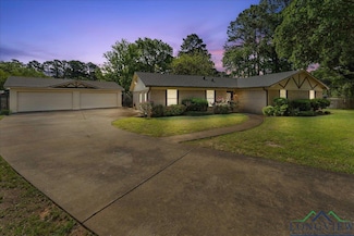 214 Ivy Ln, Longview, TX 75605