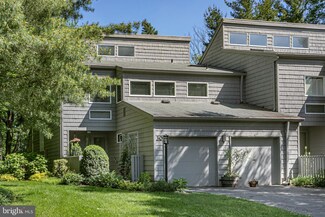 30 Old Orchard Ln, Princeton, NJ 08540