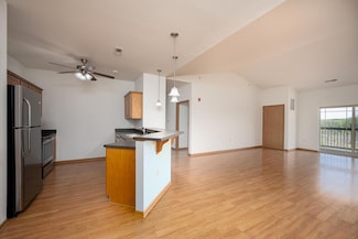 230 Hilldale Dr Unit 1312, Hartford, WI 53027