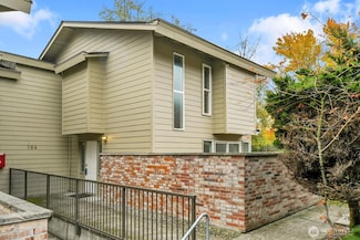 184 SW 200th St, Normandy Park, WA 98166