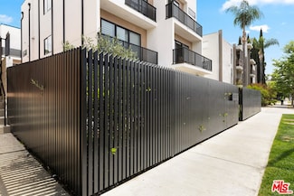 5118 Laurel Canyon Blvd, Valley Village, CA 91607
