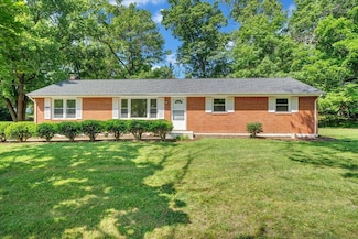 533 Oak Dr, Blue Ridge, VA 24064