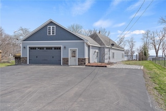 28 Wedgeworth Dr, West Monroe, NY 13167