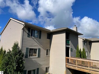 2737 Green Meadows Dr, Traverse City, MI 49685