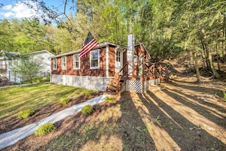 15 Woodlawn Rd, Raymond, NH 03077