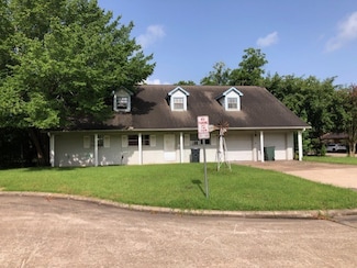 607 E Church Dr, Sugar Land, TX 77498