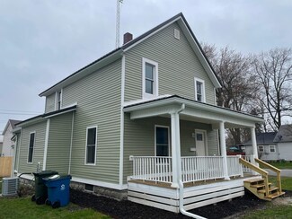 1027 N Walnut St, Plymouth, IN 46563