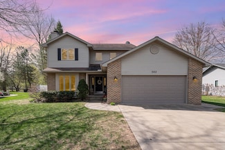 302 E Chapel Ln, Midland, MI 48642