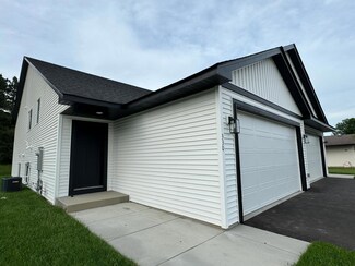 330 21st Ave SW, Cambridge, MN 55008