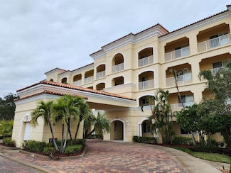 35 Harbour Isle Dr W Unit 104, Fort Pierce, FL 34949