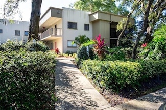 3300 Fox Chase Cir N Unit 202, Palm Harbor, FL 34683