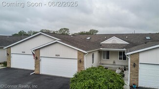 828 Crystal Ln, Marysville, MI 48040