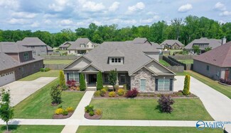 7507 Grayhawk Ct SE, Owens Cross Roads, AL 35763
