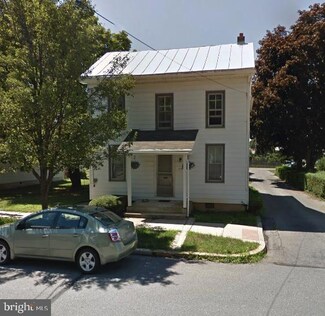 110 N Robeson St, Robesonia, PA 19551