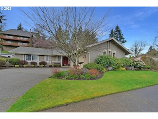 2080 Ridgeway Dr, Eugene, OR 97401