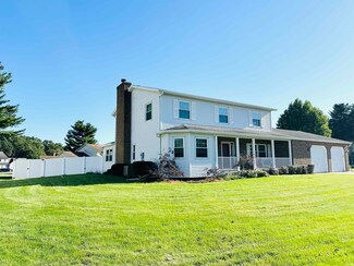 57170 Pine View Dr, South Bend, IN 46619