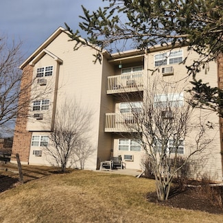 400 Cunat Blvd Unit 3F, Richmond, IL 60071