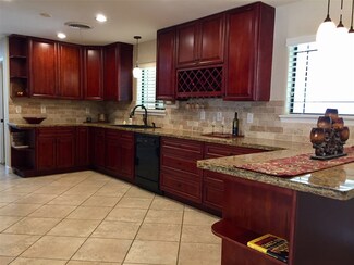 224 Confederate Way, El Lago, TX 77586