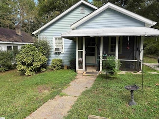 120 Russell St, Laurens, SC 29360
