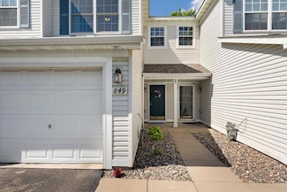 849 Providence Dr, Shakopee, MN 55379
