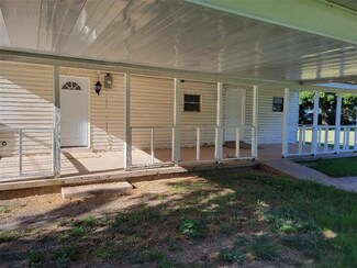 130 W Center St, Lexington, OK 73051