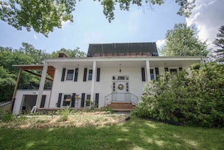 423 Ridgeview Dr, Blacksburg, VA 24060