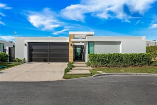 Calle Iguazu #82, Bayamon, PR 00959