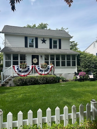 558 Mason St, Saugatuck, MI 49453