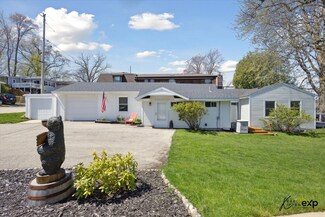 755 Kornoelje Dr NE, Comstock Park, MI 49321