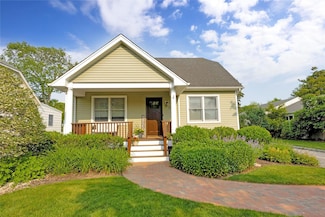 11 Anita Place, Amity Harbor, NY 11701