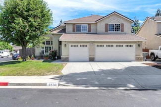 1976 Decatur Ave, Clovis, CA 93611
