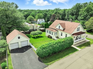 92 Yates St, West Haven, CT 06516