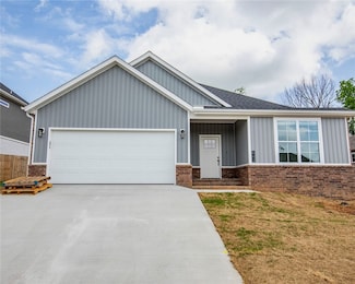 862 E Buchanan St, Prairie Grove, AR 72753