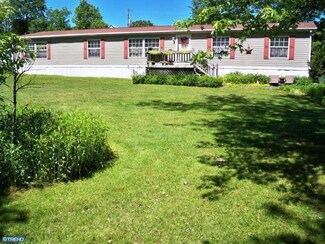 3327 School Rd, Kintnersville, PA 18930