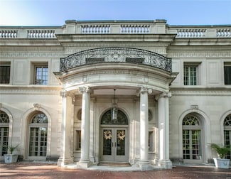 33 Portland Place, Saint Louis, MO 63108