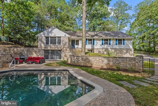 13 Weirwood Rd, Wayne, PA 19087