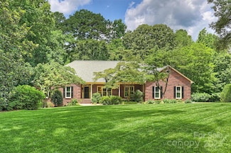 7117 Cobble Creek Dr, Matthews, NC 28104