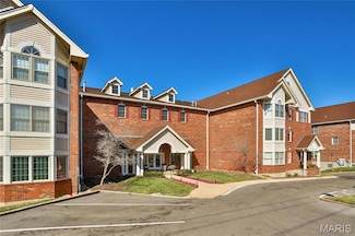 561 Sarah Ln Unit 107, Saint Louis, MO 63141
