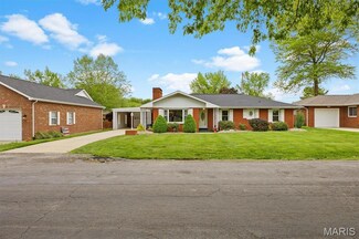 1701 Spruce St, Highland, IL 62249