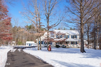 7 Edward Dr, West Sand Lake, NY 12196