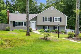 55 Carroll Dr, Foxboro, MA 02035