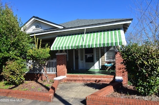 215 S 11th St, Wilmington, NC 28401