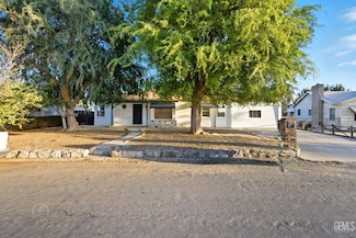 1609 Crestview Dr, Bakersfield, CA 93305