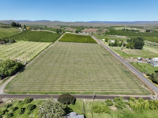 Section 1 Rd, Tieton, WA 98947