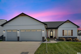 783 Sweet Wood Ln, Blue Grass, IA 52726