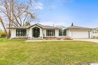 6472 Cuming St, Omaha, NE 68132