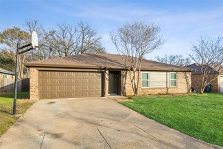 6221 Big Springs Dr, Arlington, TX 76001