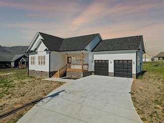 26 Hearthstone Dr, Dunlap, TN 37327