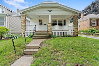 212 S 77th St, Milwaukee, WI 53214