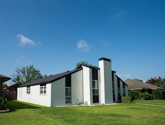 2214 Roundrock Dr, Carrollton, TX 75007